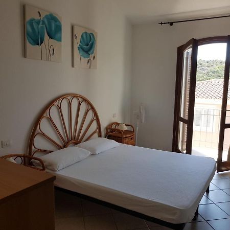 Appartamento Azzurro Con Balcone E Panorama Sul Paese 圣特雷莎加卢拉 外观 照片