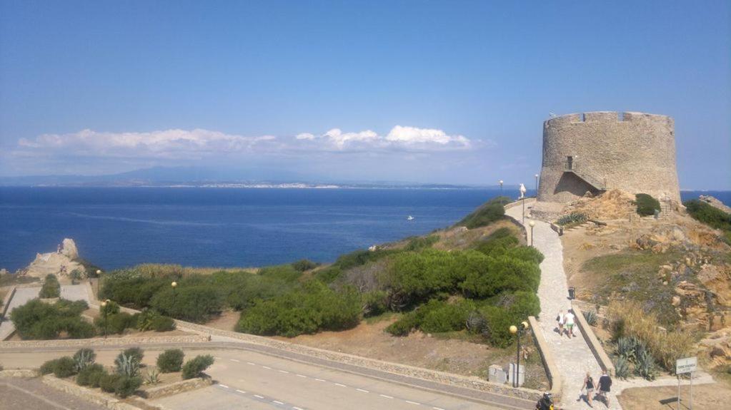 Appartamento Azzurro Con Balcone E Panorama Sul Paese 圣特雷莎加卢拉 外观 照片