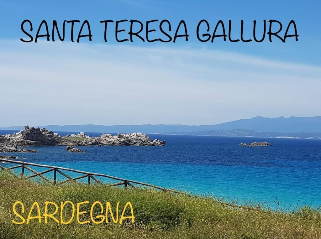 Appartamento Azzurro Con Balcone E Panorama Sul Paese 圣特雷莎加卢拉 外观 照片