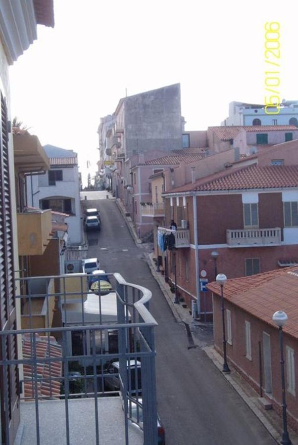 Appartamento Azzurro Con Balcone E Panorama Sul Paese 圣特雷莎加卢拉 外观 照片