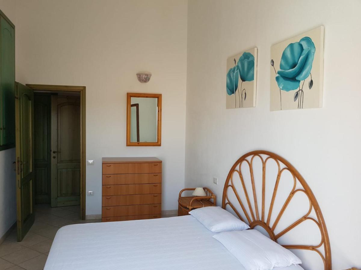Appartamento Azzurro Con Balcone E Panorama Sul Paese 圣特雷莎加卢拉 外观 照片